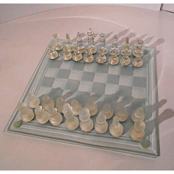 Jeu d'échec en verre