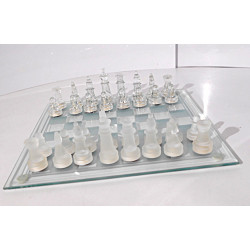 Jeu d'échec en verre