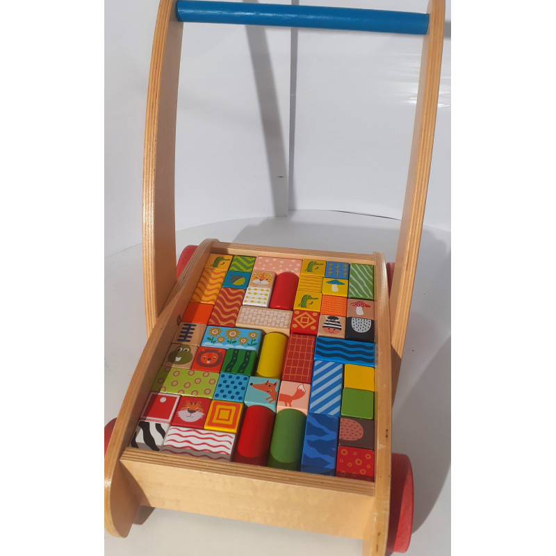 Chariot avec cubes en bois