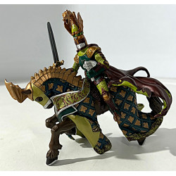 Figurine maitre des armes...