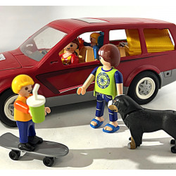 Famille en voiture Playmobil  création LRE