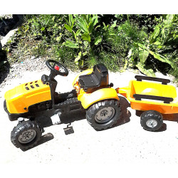 Tracteur à pédale