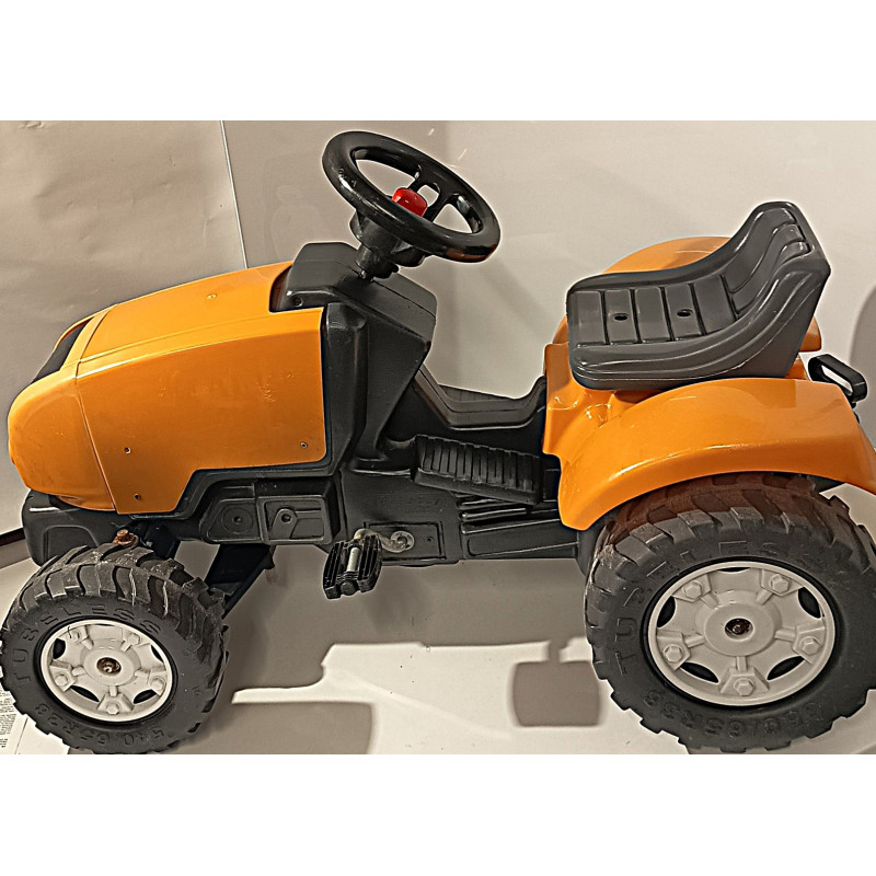 Tracteur à pédales pour l'extérieur