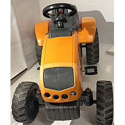 Tracteur à pédales pour l'extérieur