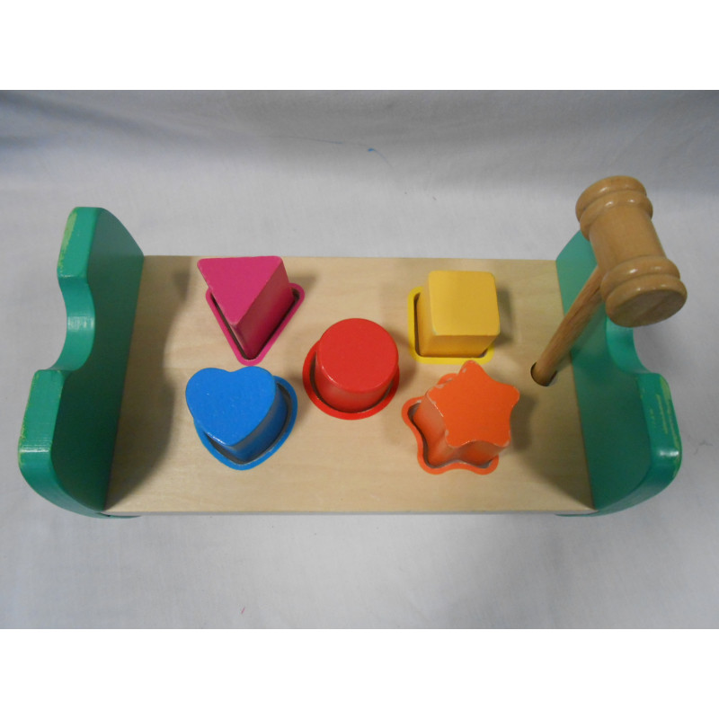 Jeu de formes en bois à taper