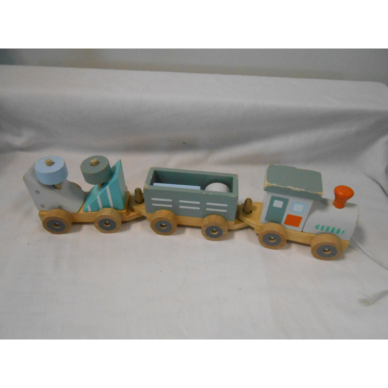Train en bois à tirer