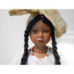 Poupée indienne en porcelaine