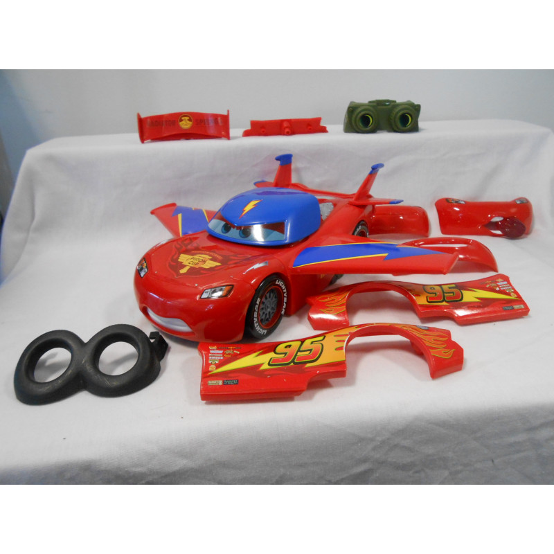 Voiture Flash Mc Queen transformable Mattel