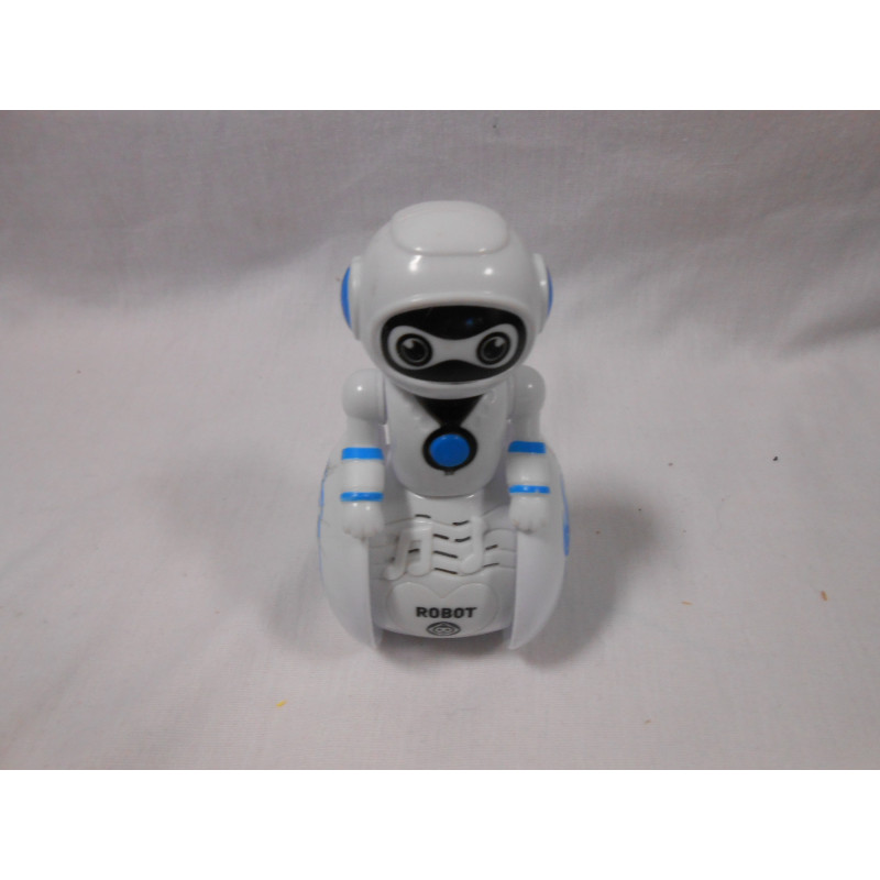 Petite figurine de robot électronique