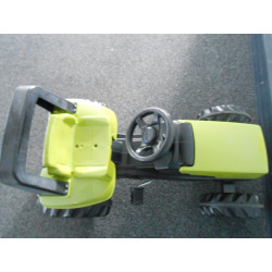 Tracteur vert et noir