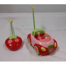 Voiture Charlotte aux fraises Télécommandée